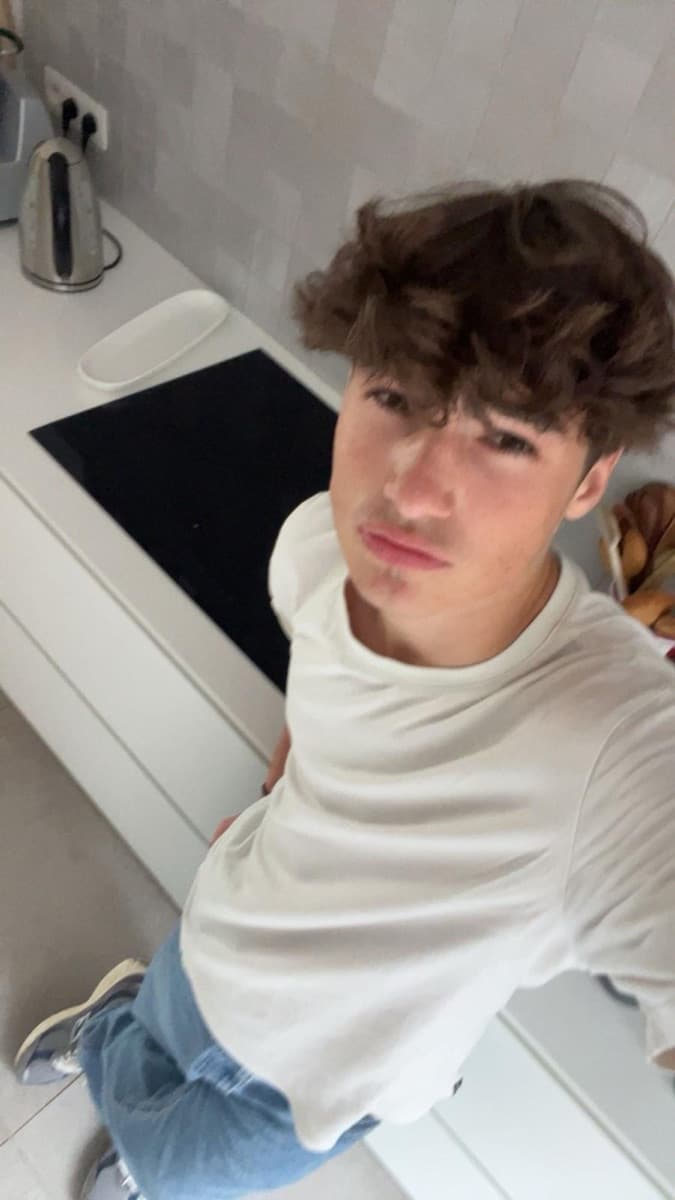 Victor, miembro real de Ghosted, foto sin filtros
